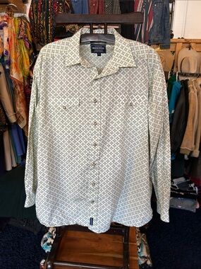 Rough Stock Western Pearl Snap  Button-Up Shirt with pattern details